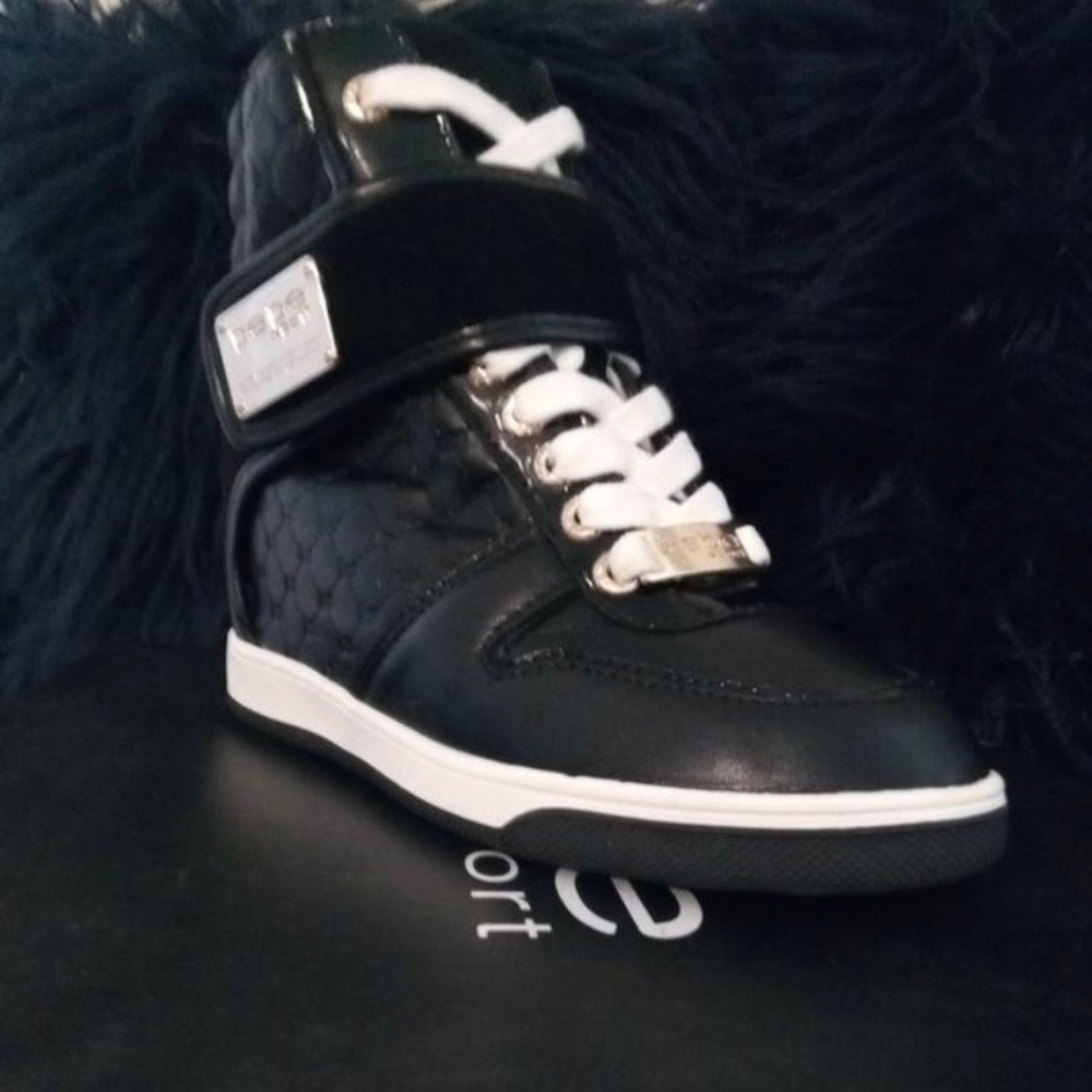 Bebe Sports Boots size 6